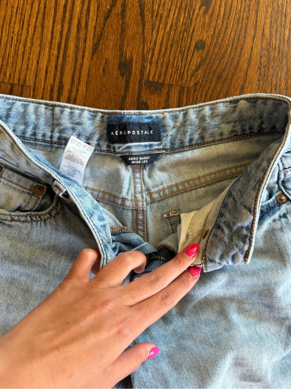 Aeropostale Light Blue Relaxed Straight-Leg Jeans - Picture 2 of 4